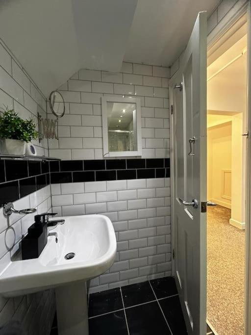 Lovely 5Br Home In Manchester. Close To The City Dış mekan fotoğraf