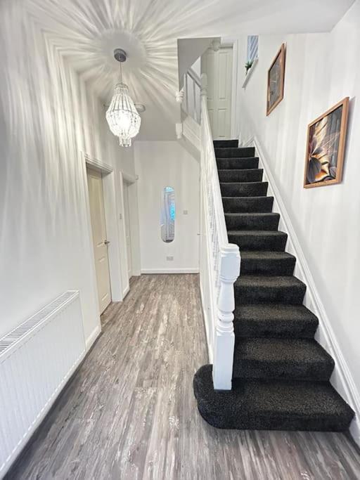 Lovely 5Br Home In Manchester. Close To The City Dış mekan fotoğraf